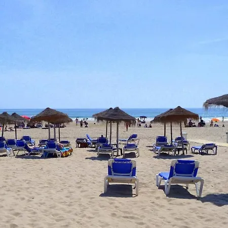 El Velero En La Playa Victoria Grupo Ac Gestion קדיז
